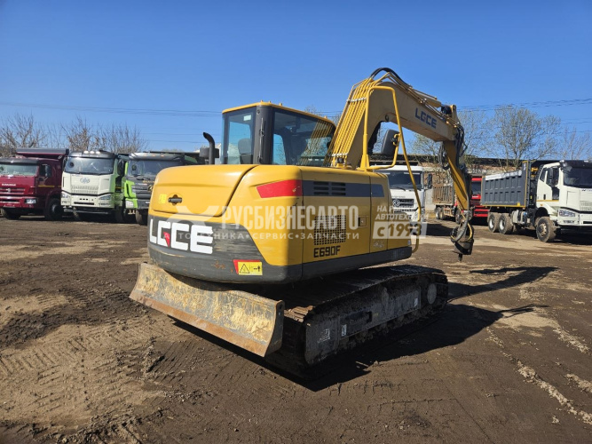 Купить Экскаватор гусеничный LGCE E690F с гидровращателем  б/у (2024 г.в., 1038 м.ч)(0100) в компании Русбизнесавто - изображение 3