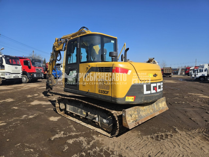 Купить Экскаватор гусеничный LGCE E690F с гидровращателем  б/у (2024 г.в., 1038 м.ч)(0100) в компании Русбизнесавто - изображение 5